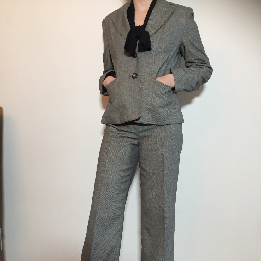 Ann Taylor Women's Pant Suit